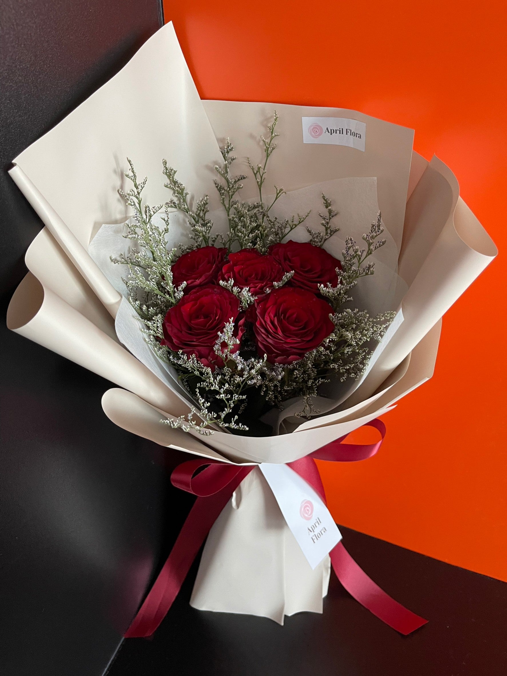 "Honey" bouquet of 5 red roses - Phuket
