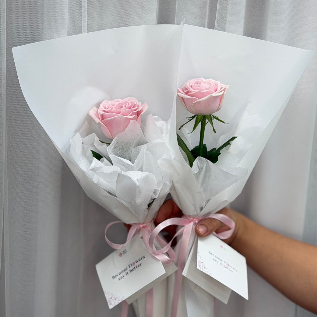ช่อดอกไม้ Single Love Rose Bouquet